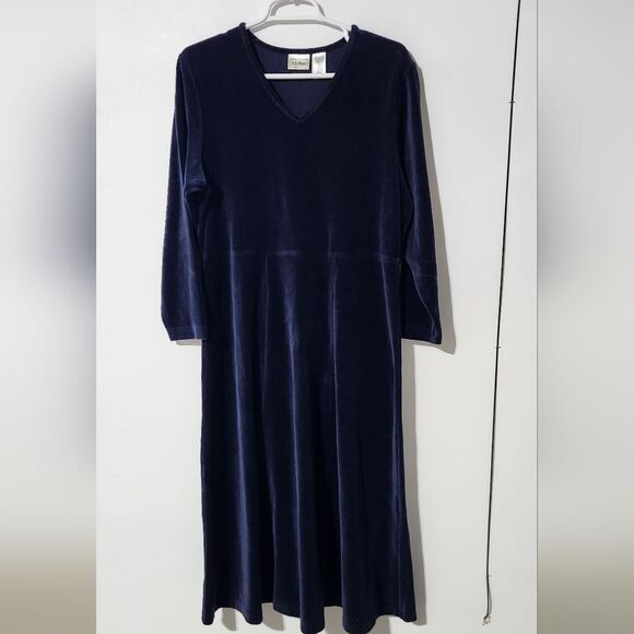 Elegant Navy Blue Women's Dress - Picture 1 of 4